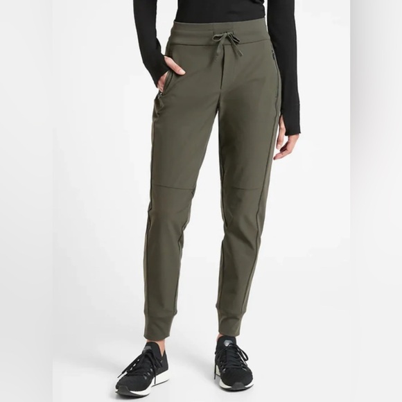 Athleta Headlands Hybrid Trek Jogger Aspen Green - Size 14 - Picture 1 of 13